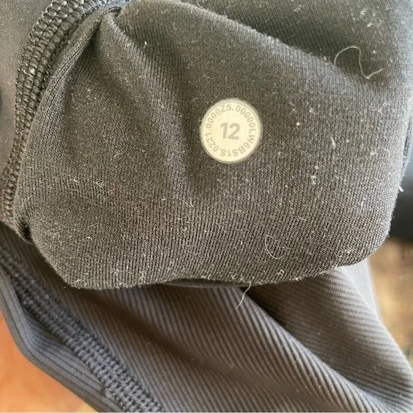 Lululemon Ribbed Contoured High Rise Crop *17"
Black - Picture 8 of 10